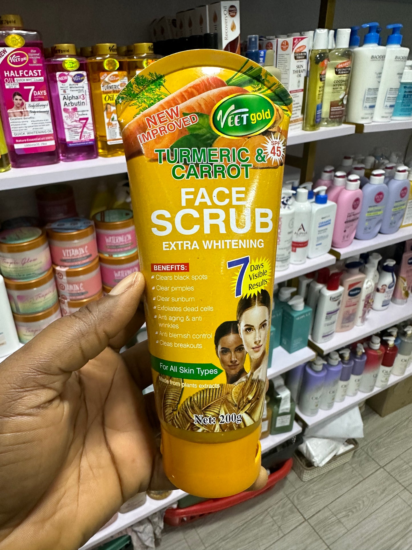 Veet Gold Tumeric and Carrot Face Scrub