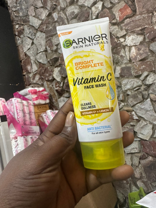 Garnier Bright Complete Vitamin C Face Wash 100ml